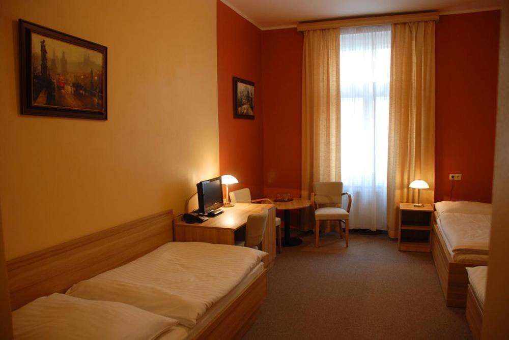 D'Angelo Hotel Прага Екстериор снимка