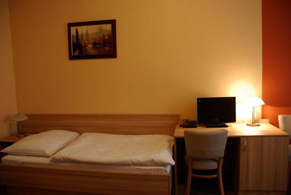 D'Angelo Hotel Прага Стая снимка