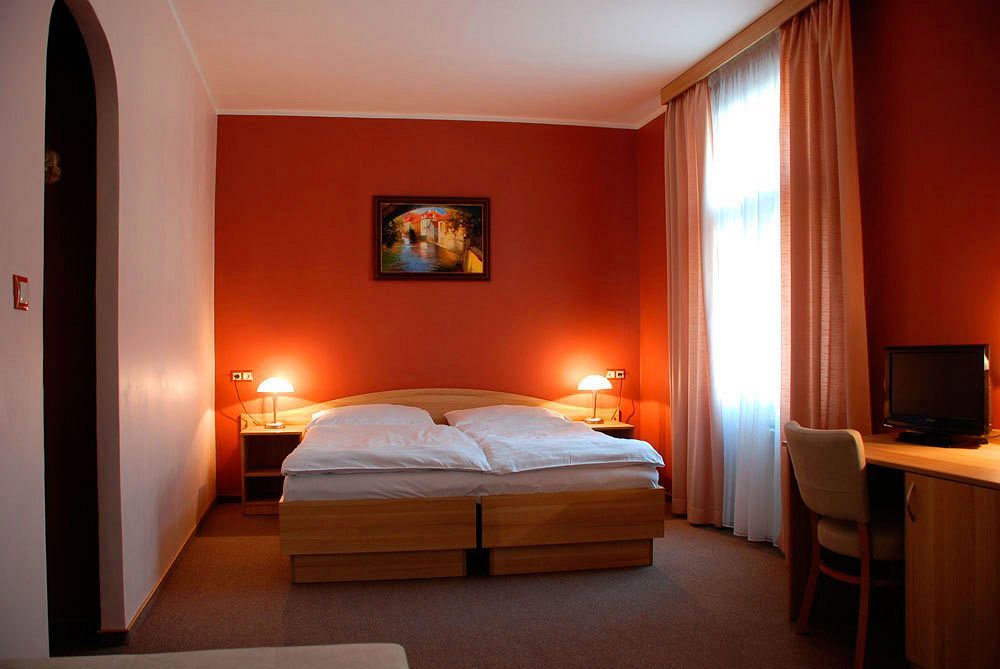 D'Angelo Hotel Прага Екстериор снимка