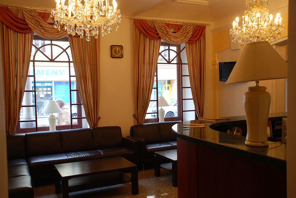 D'Angelo Hotel Прага Екстериор снимка