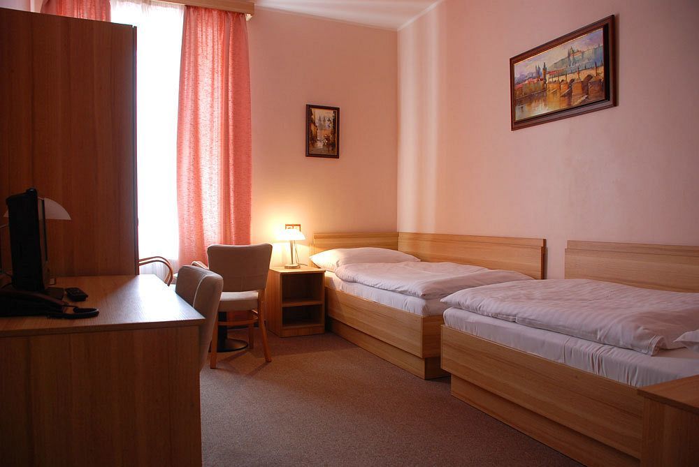 D'Angelo Hotel Прага Екстериор снимка