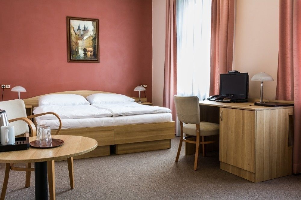D'Angelo Hotel Прага Екстериор снимка